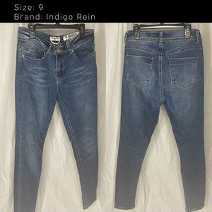 Medium Wash Skinny Jeans | Size 9 | Indigo Rein | Good Condition